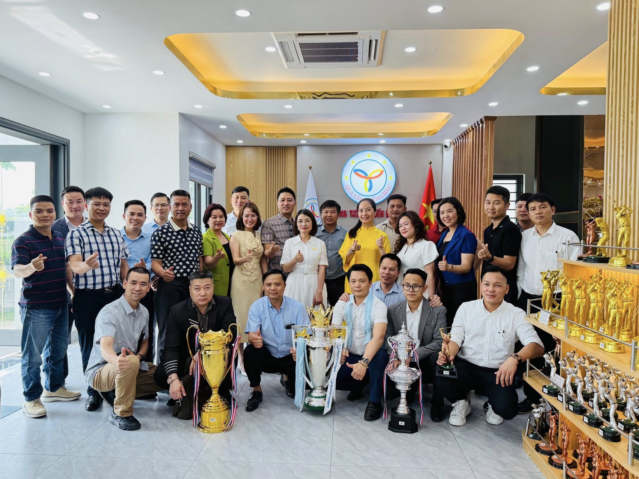 Đội ngũ quà tặng nam châu