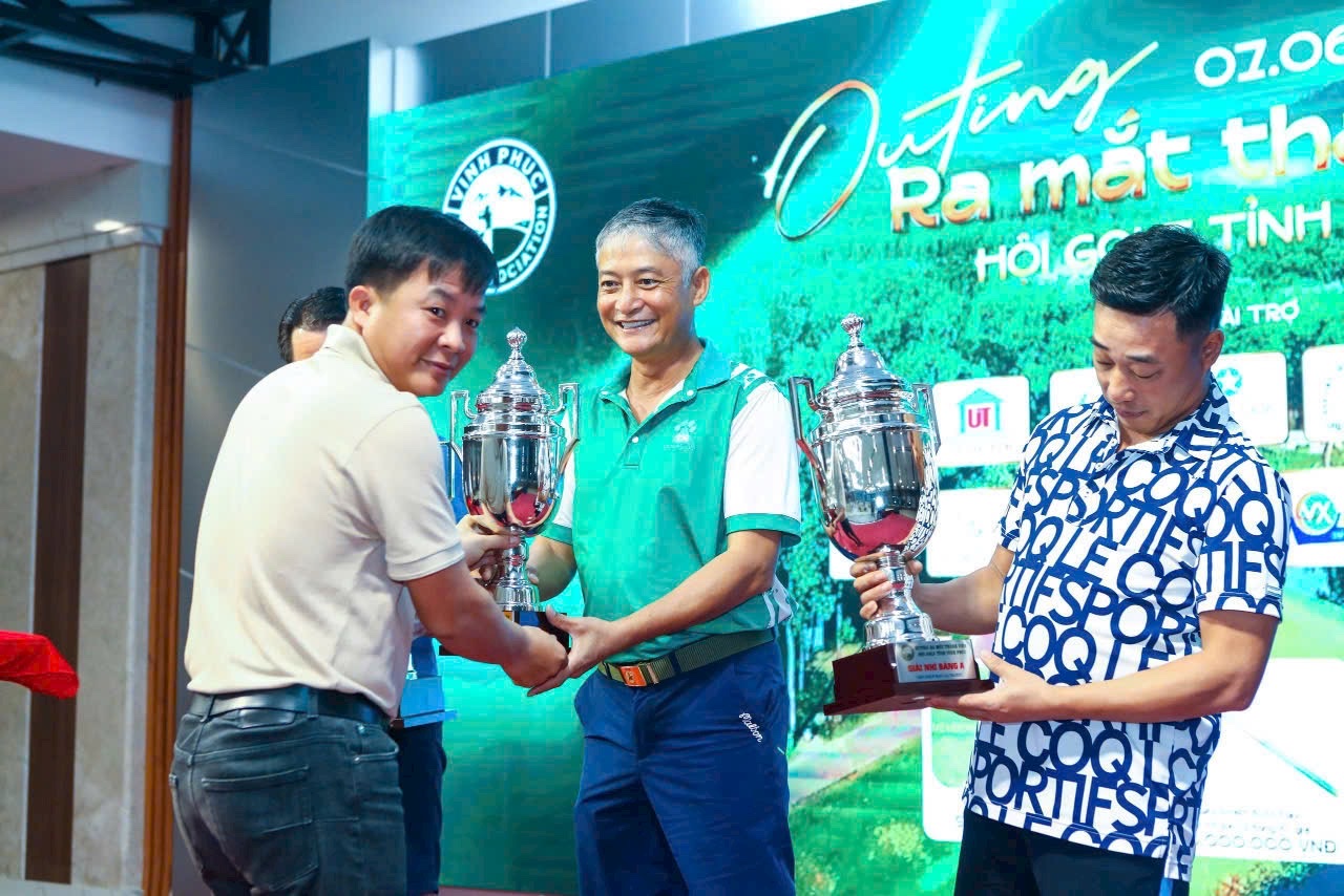 Quà Tặng Năm Châu tài trợ cúp tại sự kiện OUTING ra mắt thành viên Hội Golf tỉnh Vĩnh Phúc