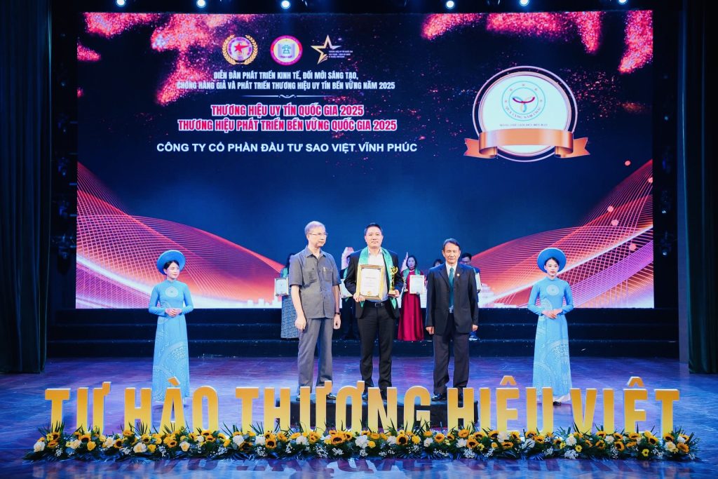 Quà Tặng Năm Châu Vinh Dự Đạt Top 10 Thương Hiệu Uy Tín Quốc Gia 2025 Tại Diễn Đàn Phát Triển Kinh Tế Và Chống Hàng Giả