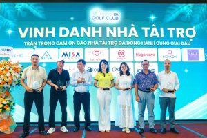 Sản phẩm cúp kỷ niệm chương của Quà Tặng Năm Châu đồng hành cùng rất nhiều các sự kiện