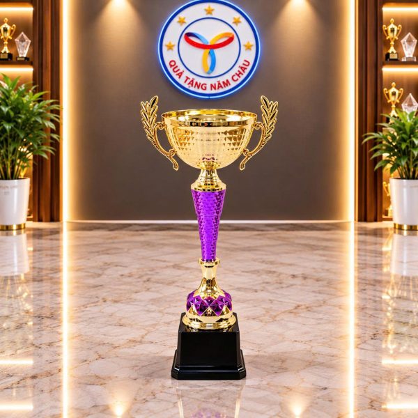 Cúp trao giải thể thao chất liệu chính kim loại, đế nhựa Model: PLTS-P2029C Kích Thước: 27*14*10cm