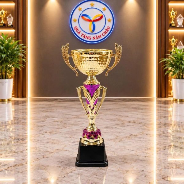 Cúp trao giải thể thao chất liệu chính kim loại, đế nhựa Model: PLTS-P2024C Kích Thước: 32*16*12cm
